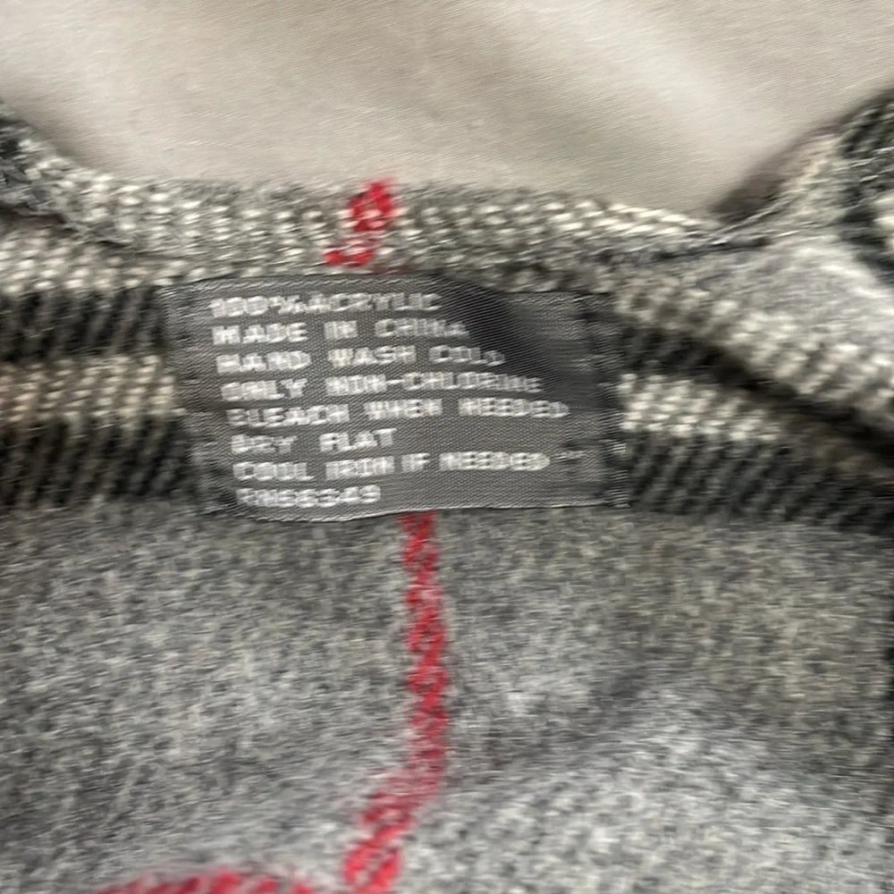 M Blanket Scarf/shawlWrap in gray plaid